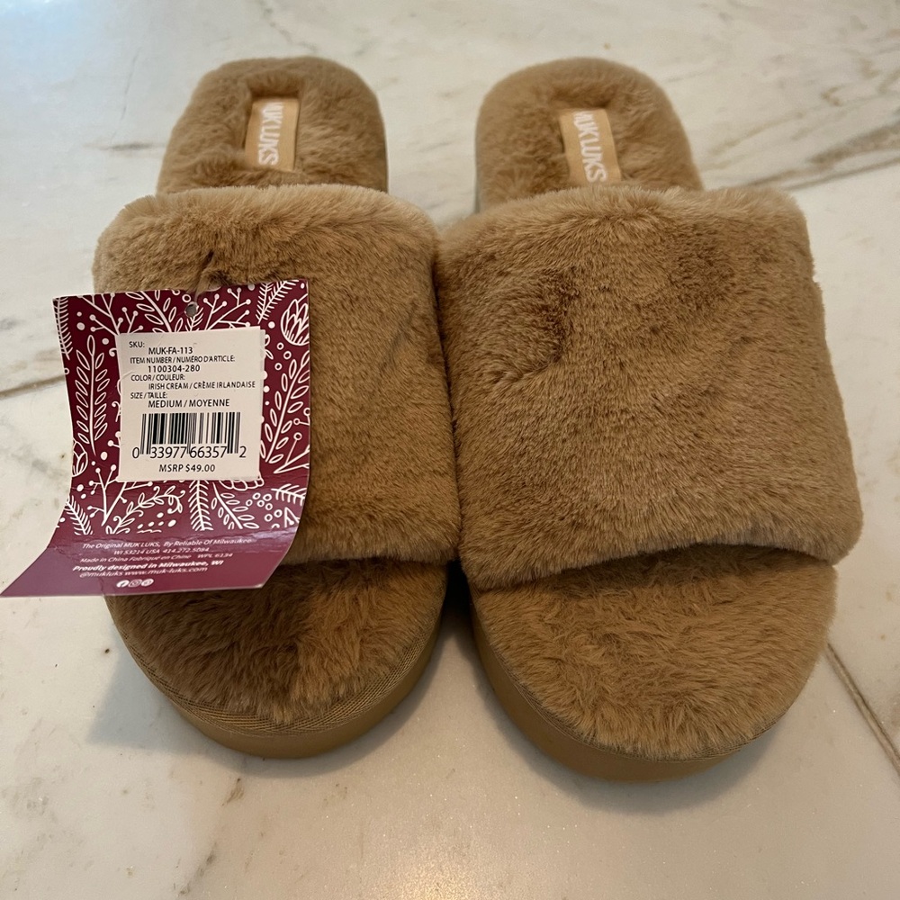 Muk Luk’s Irish cream medium slipper